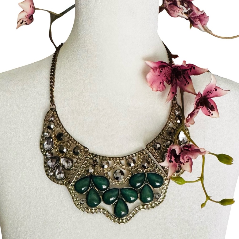 NY Statement Large Bib Green Teardrop Gray Crystal Gold Tone Collar Necklace